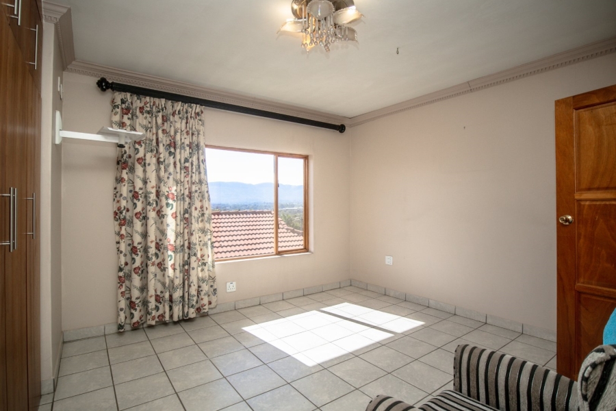 5 Bedroom Property for Sale in Birdwood Estate North West